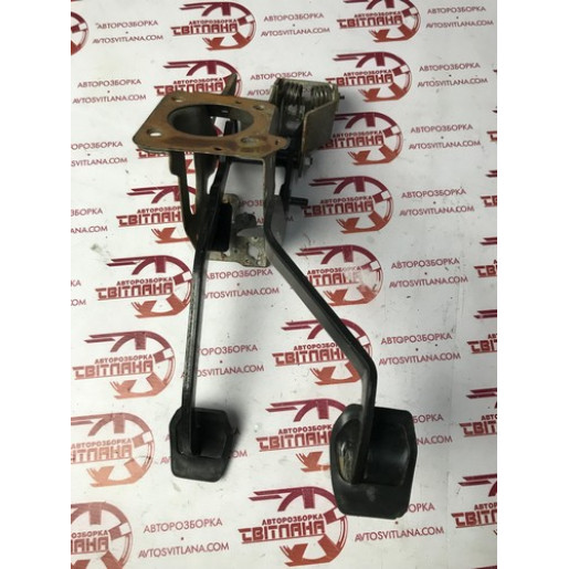 Блок педалей Ford Connect 2002-2013 7T162450LC